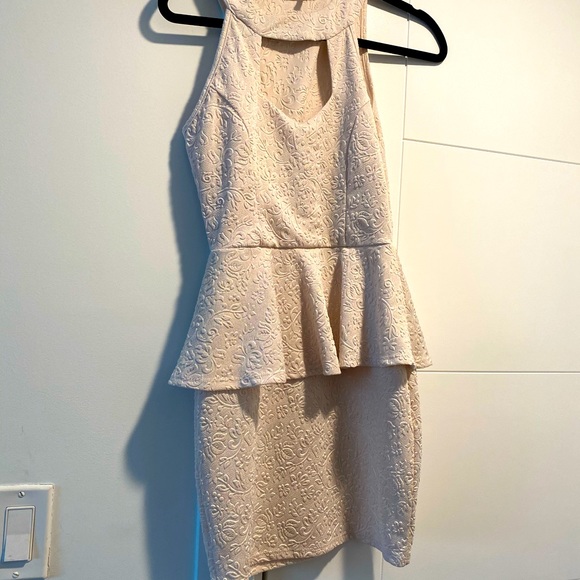 Charlotte Russe Beige Party Dress size 2 - Picture 5 of 9